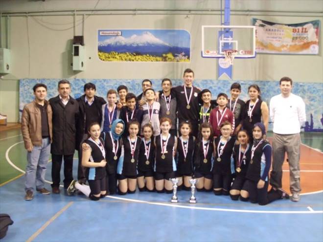 2014-2015 Öğretim yılı voleybol şampiyonu emlak kredi ilköğretim okulu