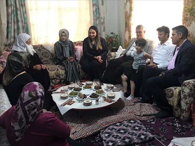 Vali Aykut Pekmez vatandaşların iftar sofrasına konuk oluyor