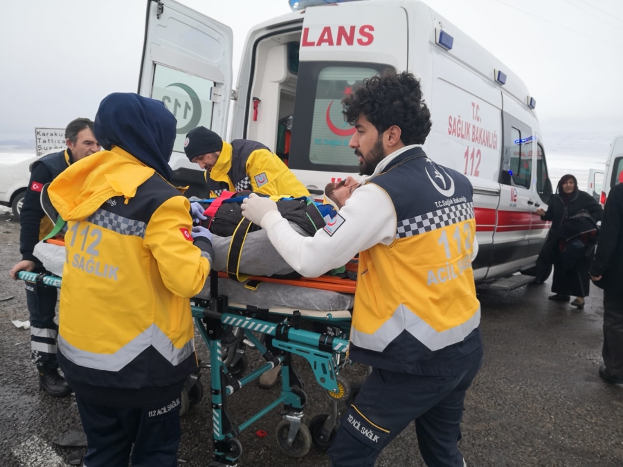 Aksaray Valisi Ali Mantı özel çocuklarla hüdayda oynadı