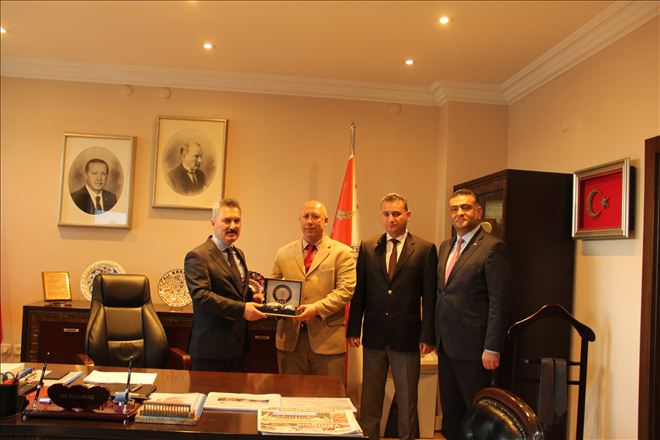Aksaray Emniyet Müdürü Ali Karabağ Başarılı Polisi Ödüllendirdi.