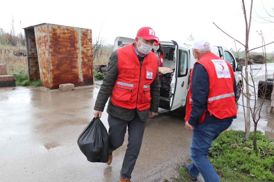 Aksaray’da Kızılay ihtiyaç sahibi vatandaşların ihtiyacını karşılıyor