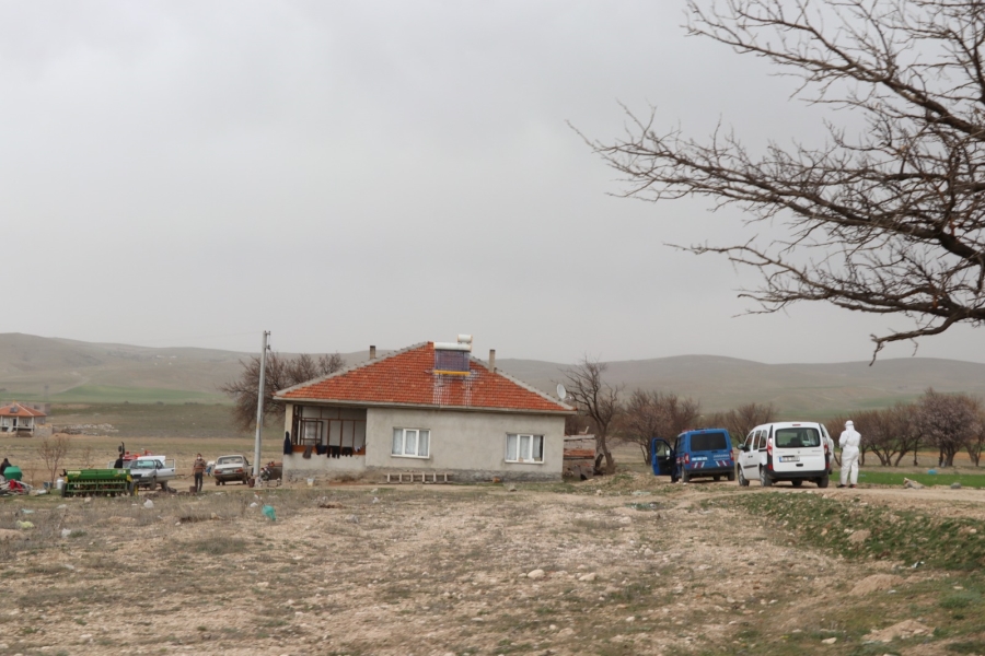 Karantinaya alınan köyde tespit ve test çalışması yapılıyor