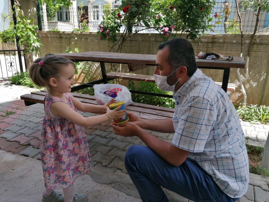 Küçük zeyneb'den örnek davranış, idlib'e 24. iyilik tırı