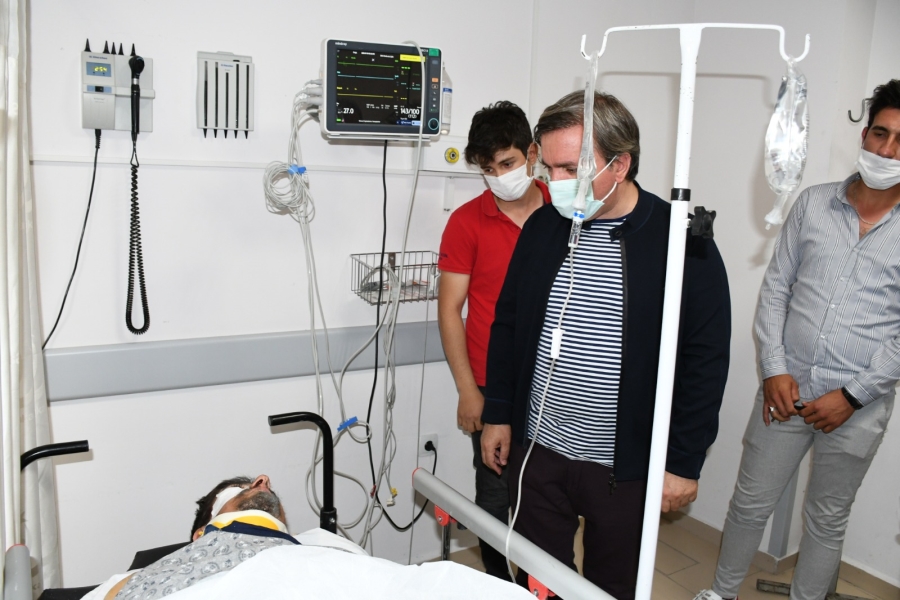 Aksaray Valisi Hamza Aydoğdu çöken inşaatta yaralanan işçileri ziyaret etti