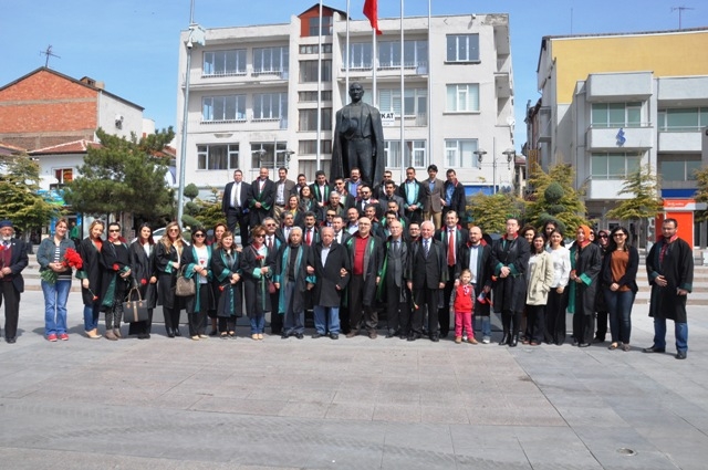 Aksaray Barosu avukatlar gününü kutladı