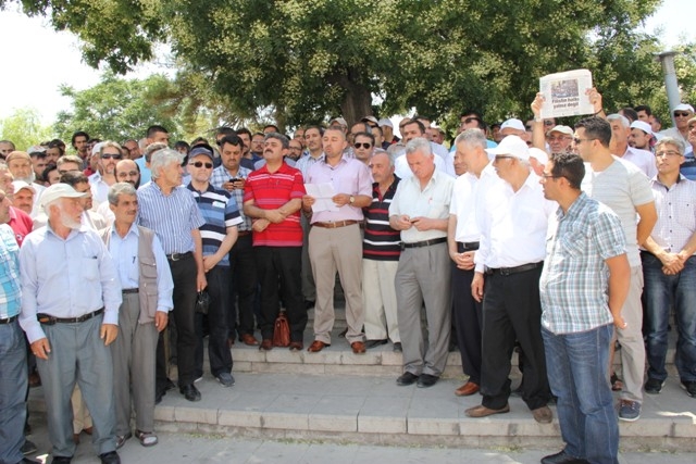 STK Platformu Cuma Namazı çıkışında İsrail`i protesto etti