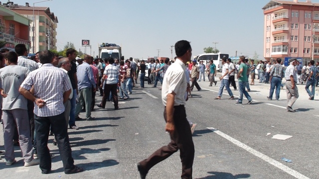 Sultanhanı Kasabasında Halk Konya Aksaray yolunu kapattı