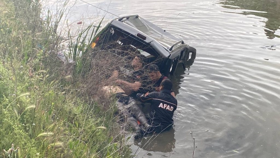 Aksaray’da bir araç su kanalına uçtu. 1 kişi hayatını kaybetti.